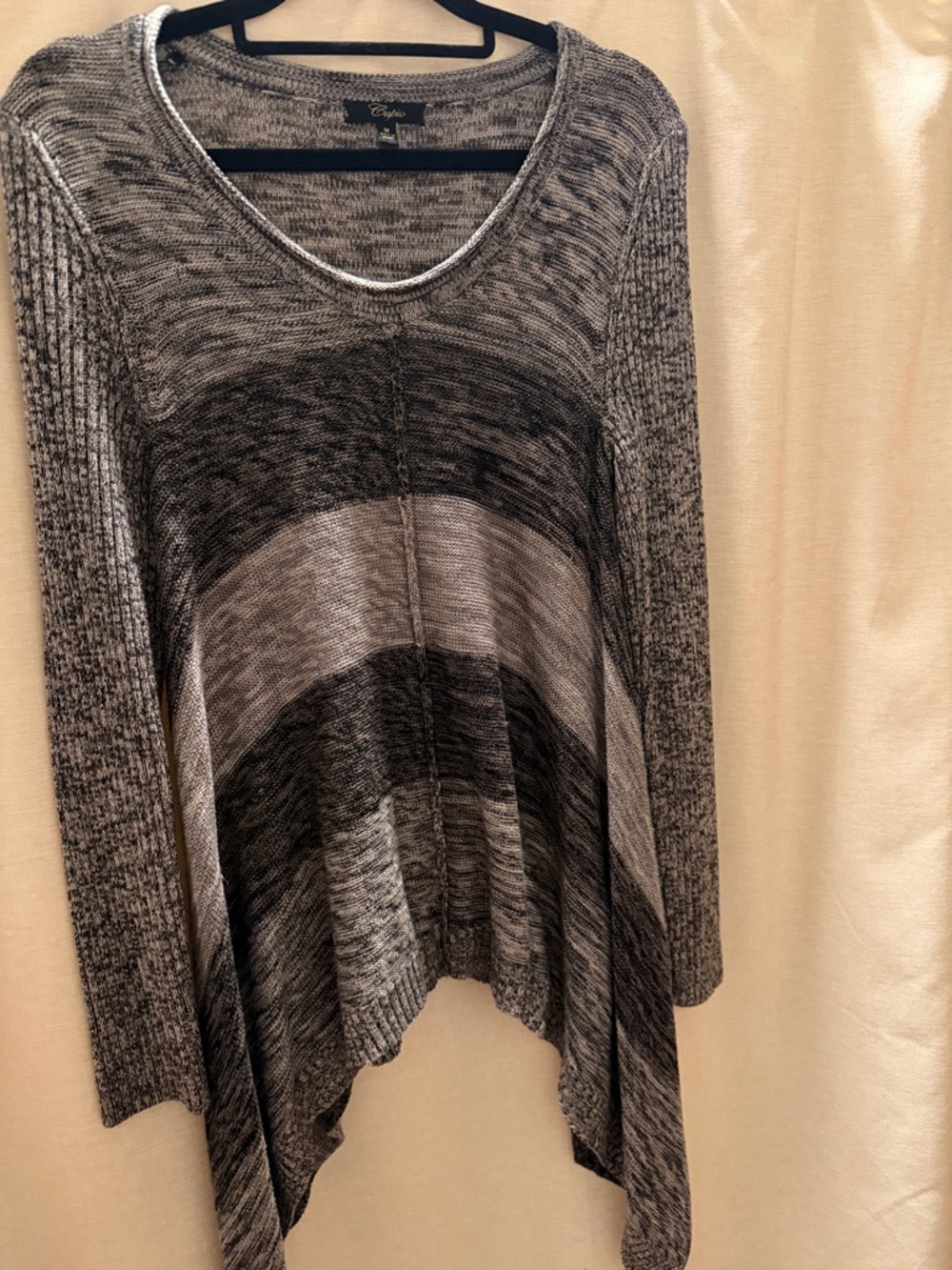 Cupio Gray Ombre Handkerchief Hem Knit Top